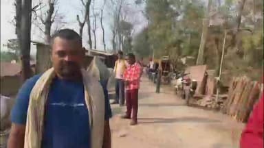 मनिहारी: कारीकोशी बांध पर बसे बैजनाथपुर के विस्थापित परिवार बांध और सड़क निर्माण के नाम पर फिर बेघर हुए, 12 वर्षों से थे बांध पर