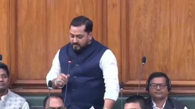 बेलसंड: बेलसंड विधायक ने कहा: 2005 से पहले बिजली न होने पर छत पर सोते थे लोग, सीढ़ी पर आते ही कट जाती थी लाइन