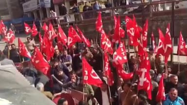 चिड़गांव: कसुम्पट्टी स्थित एनएचएम के कार्यालय के बाहर 102 व 108 एंबुलेंस कर्मचारी यूनियन ने किया जोरदार प्रदर्शन