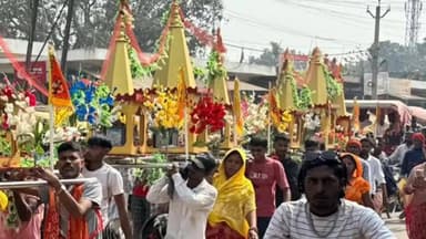 सिंघेश्वर: 108 फीट के अद्भुत कांवर के साथ हजारों श्रद्धालु बाबा नगरी सिंहेश्वर पहुंचे, जलधारी पर किया जलाभिषेक