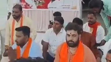 बड़नगर: बड़नगर में नगर पालिका द्वारा मांग पूरी न करने पर शिवसेना कार्यकर्ता धरने पर बैठे