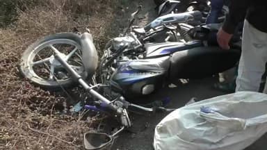 नागदा: नागदा-महिदपुर रोड पर भीषण सड़क हादसे में तीन युवकों की मौत