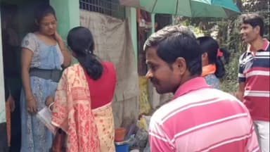 ঠাকুরপুকুর-মহেশতলা: মহেশতলা বিধানসভায় বিজেপির দু'নম্বর মন্ডলের পক্ষ থেকে গৃহ সম্পর্ক অভিযান কর্মসূচি পালন করলেন বিজেপির কর্মী সমর্থকেরা