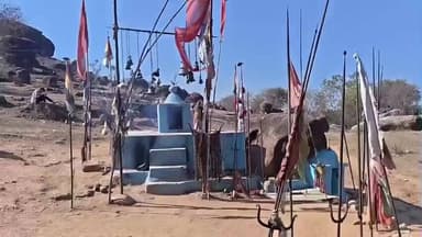 चंदला: चंदला के मरही माता स्थान पर सुविधाओं की कमी को लेकर स्थानीय लोगों का प्रदर्शन, मूलभूत सुविधाओं की मांग