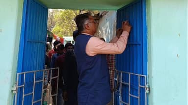 রাজনগর: সিউড়ি বিধানসভা এলাকার একাধিক বাড়ি বাড়ি গিয়ে ঘর ঘর সম্পর্ক কর্মসূচি করলেন রাজ্য বিজেপির সহ-সভাপতি