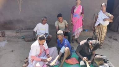 बिशुनपुर: बिशनपुर प्रखंड के सुदर्वती पाट गांव में पहुंची स्वास्थ्य सुविधा, गांव में ही हो रहा इलाज