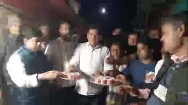 মথুরাপুর ২: মথুরাপুর দু নম্বর ব্লকের যুব সভাপতি তথা জেলা পরিষদ সদস্য উদয় হালদারের উদ্যোগে কাশিনগর বাজারের চক্র ও জনসংযোগ কর্মসূচি