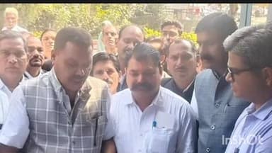 आष्टा: शिवपुरी हत्याकांड: प्रदेश भर के वकीलों की कलमबंद हड़ताल, आष्टा में अधिवक्ताओं ने एसडीएम को सौंपा ज्ञापन, सुरक्षा की मांग