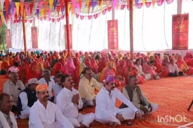 माकड़ोन: उज्जैन सांसद ग्राम रामपुरा के एकलिंग मंदिर में श्री राम कथा के समापन कार्यक्रम में शामिल हुए