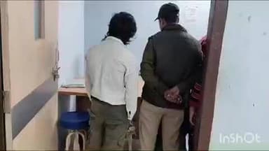 थावे: विदेशी टोला: पुलिस ने ई-रिक्शा चोरी करते एक युवक को किया गिरफ्तार, कोर्ट में पेश