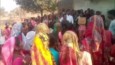 चंदनकियारी: मोदीडीह समेत कई गांवों में नशामुक्ति के लिए महिलाएं सड़क पर उतरीं, शराब बिक्री रोकने की मांग की