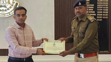 गौरिहार: छतरपुर: जुझार नगर थाना प्रभारी राजेंद्र सिंह को एसपी ने किया सम्मानित
