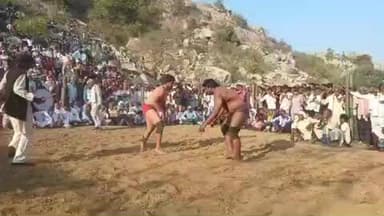 नीम चक बथानी: बथानी में दंगल प्रतियोगिता: पुरुष पहलवान यूपी से, तो महिला पहलवान भागलपुर से विजयी