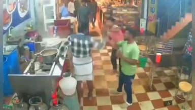 மணமேல்குடி: கட்டுமாவடி கடைவீதியில் போதை ஆசாமி டீக்கடைக்குள் புகுந்து செய்த அட்ராசிட்டி வீடியோ காட்சி இணையத்தில் வைரல் போலீஸ் விசாரணை