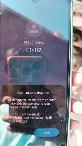 लोगों को टाइम बता कर उनको टाइम पर राशन नहीं देते है लोग 2 दिन 3 दिन आते हैं और उन्हें खाली हाथ लौटा दिया जाता हैं