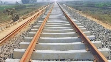 नगड़ी: पुंदाग ओपी क्षेत्र में रेलवे लाइन से एक व्यक्ति का शव बरामद, पुलिस जांच में जुटी