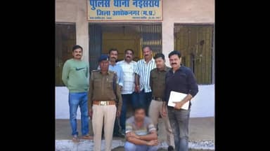 नईसराय: पांच साल से फरार चल रहे वारंटी को पुलिस ने पकड़ा, ज़िला न्यायालय और हाईकोर्ट से था वांछित