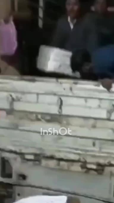 सफीपुर: बोर्ड परीक्षा सामग्री लेकर जा रही डीसीएम पलटी, हादसे में चालक गंभीर घायल, जिला अस्पताल में भर्ती