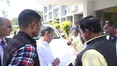 डेहरी: उपेन्द्र कुशवाहा ने रोहतास के इंद्रपुरी सर्किट हाउस में छात्रों से की आत्मीय मुलाकात