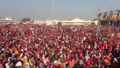 सीहोर: कुबेरेश्वर धाम में उमड़ी श्रद्धालुओं की भारी भीड़, दूर-दूर तक दिखे श्रद्धालु