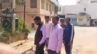 बुहाना: सिंघाना के बड़ा मोहल्ला में सार्वजनिक कुएं की बाउंड्री दीवार ढही, बड़ा हादसा टला