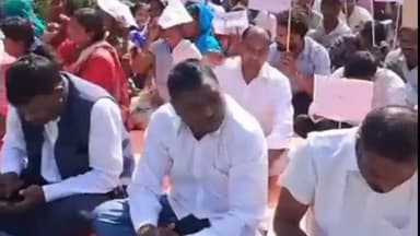 তেজপুৰ: ঠেলামৰাস্থিত বৰছলা সম-জিলা আয়ুকৰ কাৰ্যালয়ৰ সন্মুখত আট্ছাৰ অৱস্থান ধৰ্মঘট