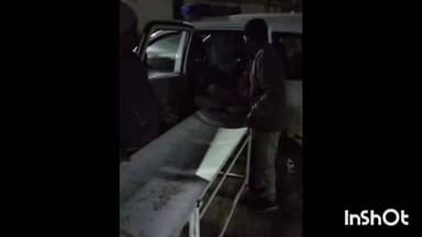 शंकरगढ़: कमारी मेन रोड में अनियंत्रित होकर पलटा ट्रक, चालक को लगी गंभीर चोट, अस्पताल में इलाज जारी