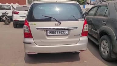 વાપી: LCBએ બલિઠા સ્મશાન ભૂમિ પાસેથી innova કારમાં લઈ જવા તો 2,64,000ના દારૂ સાથે 1ને ઝડપી પાડ્યો 4 વોન્ટેડ