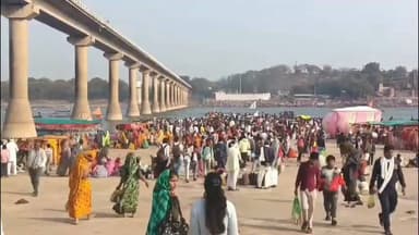 हंडिया: हंडिया में अमावस्या पर माँ नर्मदा के घाट पर बड़ी संख्या में श्रद्धालु पहुंचे