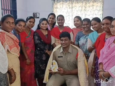 వేపాడ: వరుస దొంగతనాల కేసులను ఛేదించిన ఎస్సై సుదర్శన్కు ఘన సన్మానం