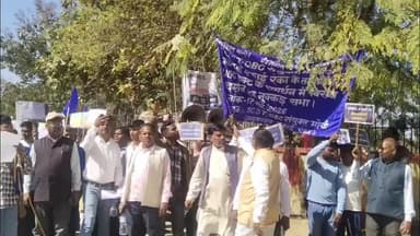 रंका: यूजीसी एक्ट लागू करने की मांग को लेकर एससी/एसटी/ओबीसी संयुक्त मोर्चा ने एसडीएम को सौंपा मांग पत्र