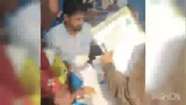 রতুয়া ১: রতুয়ায় বেকার যুবক- যুবতীরা দাঁড়িয়ে যুব সাথী প্রকল্পের লাইনে, পরিষেবায় তৃণমূল নেতৃত্ব