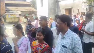 কুলপি: কুলপি কমিউনিটি হলে যুব সাথী প্রকল্পের রেজিস্ট্রেশন চলছে ঘুরে দেখলেন কুলপি ব্লক সভাপতি তৃণমূল কংগ্রেসের