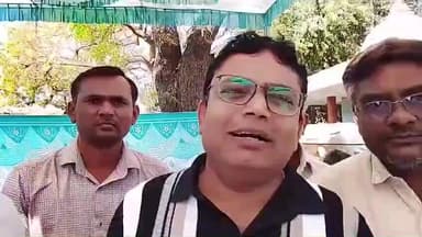 ગારિયાધાર: ગારીયાધાર તાલુકા ના પાંચટોબરા ગામે માળ વાળી કાચી સડક માંથી પાકી સડક માટે ૩.૩૫ કરોડ ના ખર્ચ ખાત મૂહુર્ત કરવા આવ્યુ