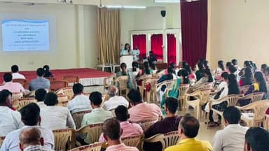 પારડી: બી.આર.જે.પી ઇંગ્લીશ મીડીયમ સ્કુલ ખાતે ધોરણ 10 અને 12ના બોર્ડની પરીક્ષાના સુચારુ આયોજનના ભાગરૂપે બેઠક યોજાઈ