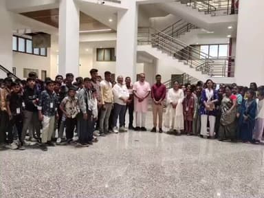 પાલીતાણા: જાળીયા કેન્દ્રવર્તી શાળાના બાળકોએ વિધાનસભાની મુલાકાત લીધી