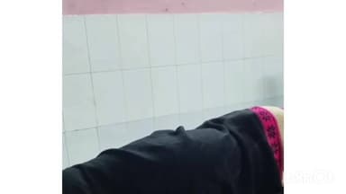 कलान: कोला मोड़ पर आवारा सांड ने फल ठेले वाले पर किया हमला, फल विक्रेता हुआ घायल