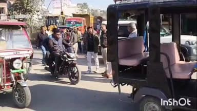 दाउदनगर: भखरुआं मोड़ पर जाम की समस्या से निपटने के लिए तैनात रहे पदाधिकारी, दोपहर में मौलाबाग मोड़ पर दिखा जाम का नजारा