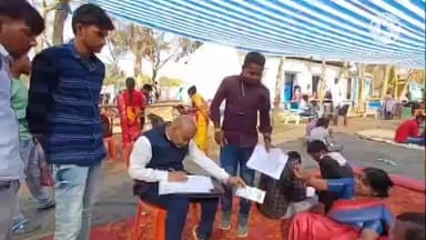 সাঁকরাইল: সাঁকরাইলে ‘যুব সাথী’ প্রকল্পে ভিড় যুবক যুবতীদের, আবেদনকারীদের পাশে দাঁড়ালেন স্থানীয় বিধায়ক ডাঃ খগেন্দ্রনাথ মাহাতো