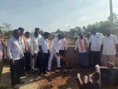 ಜಮಖಂಡಿ: ಜಮಖಂಡಿ ಬಿಜೆಪಿಗೆ ರಾಜೀನಾಮೆ ಕೊಟ್ಟ ಎಫೆಕ್ಟ್, ಬಸ್ ನಿಲ್ದಾಣದ ಕಾಮಗಾರಿ ಬಂದ್, ನಗರದಲ್ಲಿ ಮುಖಂಡ ಗದಿಗೆಪ್ಪ ಧಾರವಾಡ ಆತೋಪ