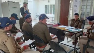 सुसनेर: सोयत रोड: पुलिस थाने में SDOP व TI ने ली समीक्षा बैठक, लंबित मामलों में तेज़ी लाने के निर्देश