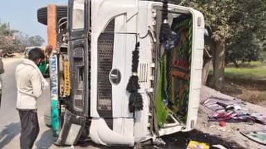 खजनी: महुई बुजुर्ग में गिट्टी लदा ट्रेलर पलटा, सिकरीगंज थाना क्षेत्र में खलासी घायल, अस्पताल में भर्ती