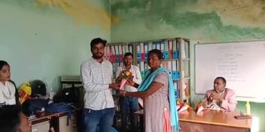 डंडई: डंडई-धुरकी जेएसएलपीएस को भावभीनी विदाई, सामुदायिक समन्वयकों को अंगवस्त्र व स्मृति-चिन्ह देकर सम्मानित किया गया