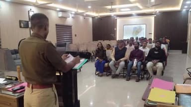 डेहरी: डिहरी पुलिस कार्यालय में एसपी ने आमजनों की फरियाद सुनी