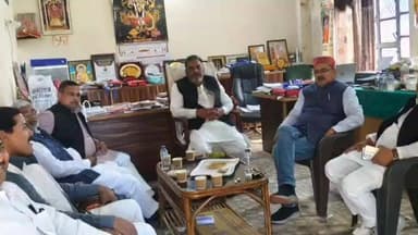 मड़िहान: पूर्व सांसद बालकुमार पटेल के राजगढ़ दौरे से सियासी हलचल तेज, भावी चुनाव को लेकर अटकलें हुईं बढ़ी