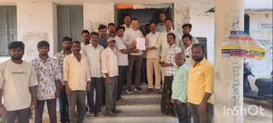 వంగూర్: యూరియా యాప్ ను రద్దుచేసి నేరుగా ఇవ్వాలని వంగూరు తాసిల్దార్ కార్యాలయం ముందు ధర్నా