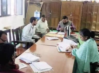 सरीला: गोहांड के गांधी इंटर कॉलेज का एसडीएम ने किया निरीक्षण, नकलविहीन बोर्ड परीक्षा कराने को लेकर प्रशासन है सतर्क