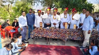 तारानगर: तारानगर के सुखवासी गांव के राउप्रावि में भामाशाह सम्मान समारोह आयोजित, साफा, शॉल व प्रतीक चिन्ह भेंट कर किया गया स्वागत