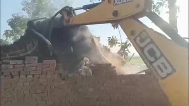 नासरीगंज: मंगरावां में भूमिहीन को आवंटित आवासीय भूमि से हटवाया गया अवैध कब्जा