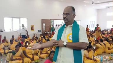 பொள்ளாச்சி: பொள்ளாச்சி கலந்தை பகுதியில் பெண்கள் வாழ்வு மேம்பட வேண்டி 18 திருவிளக்கு பூஜை நடைபெற்றது